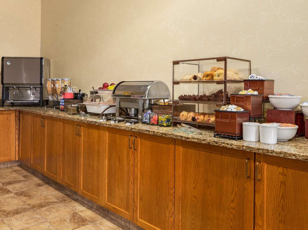 Country Inn & Suites by Radisson, Cuyahoga Falls, OH主图