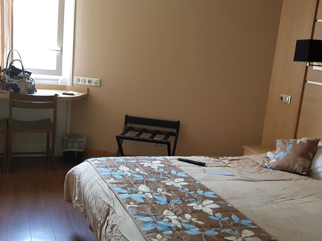 诺瓦尔妈妈餐饮酒店主图