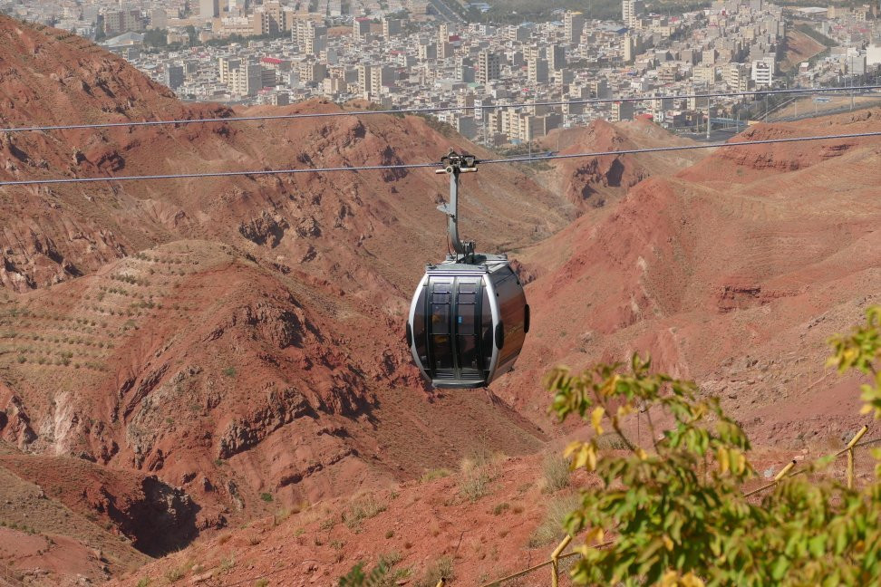 Colorful Mountains of Tabriz景点图片