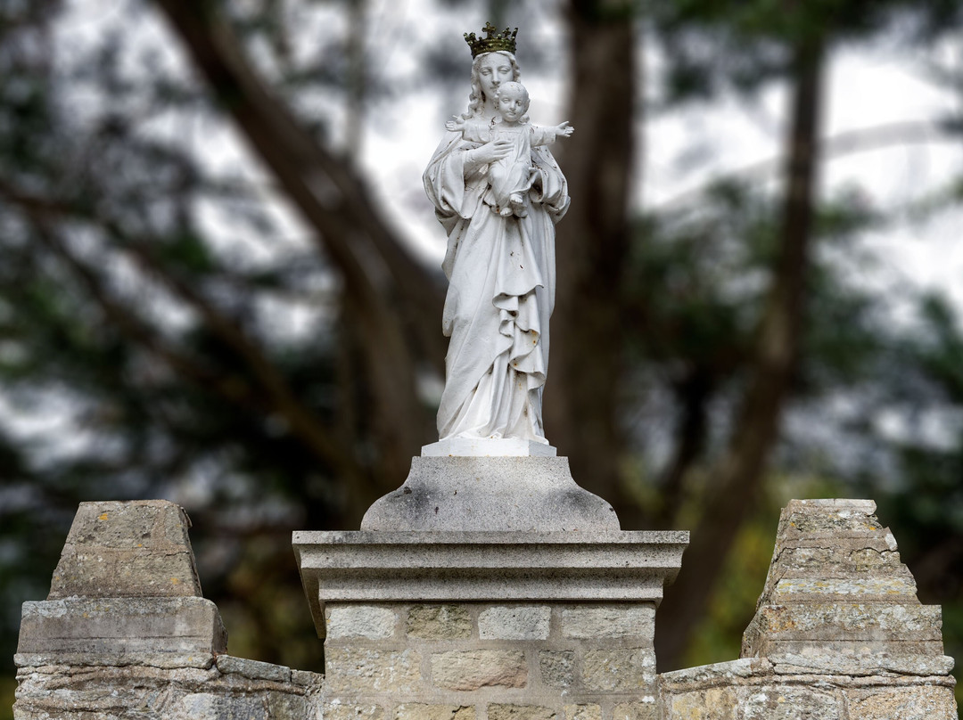 Statue Commémorative De L'église Madame景点图片