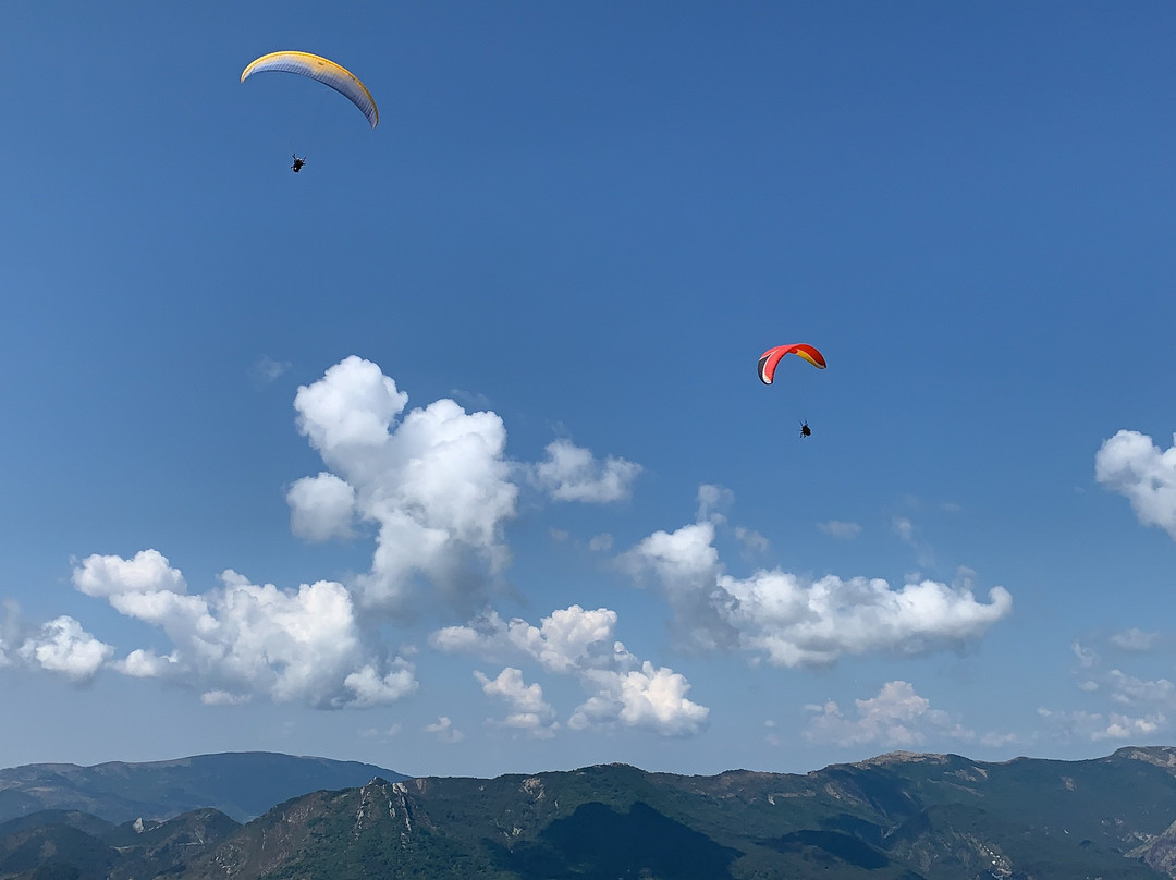 Ecole de Parapente Haut le Mains景点图片