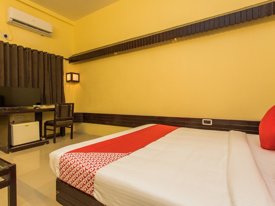 OYO 15401 Hotel Surana Palace主图