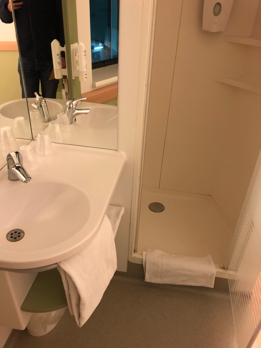 Ibis Budget Hotel Leuven-浴室