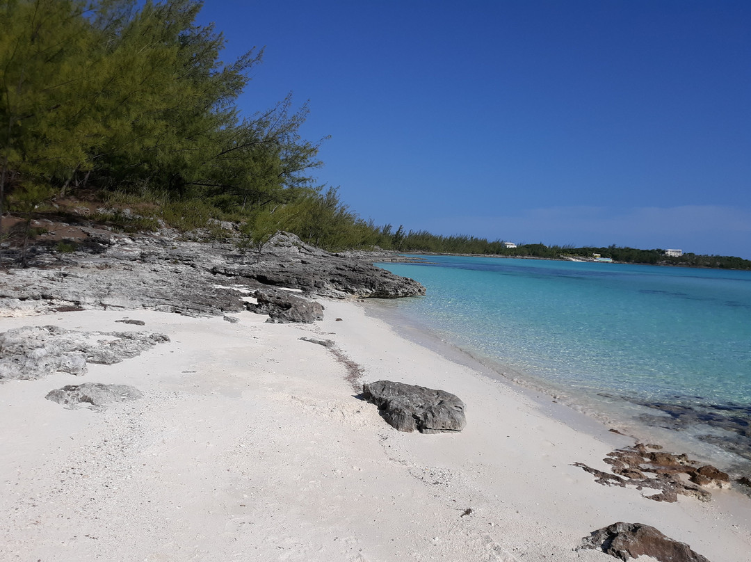 Twin Sisters Beach-Gregory Town必去景点