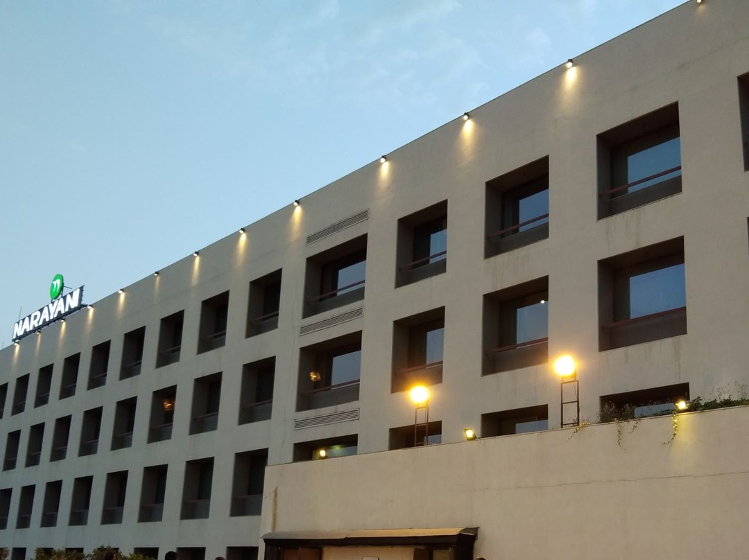 纳拉亚尼高地度假酒店主图