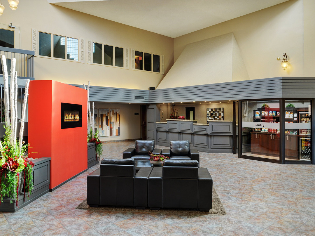 Travelway Inn Sudbury主图