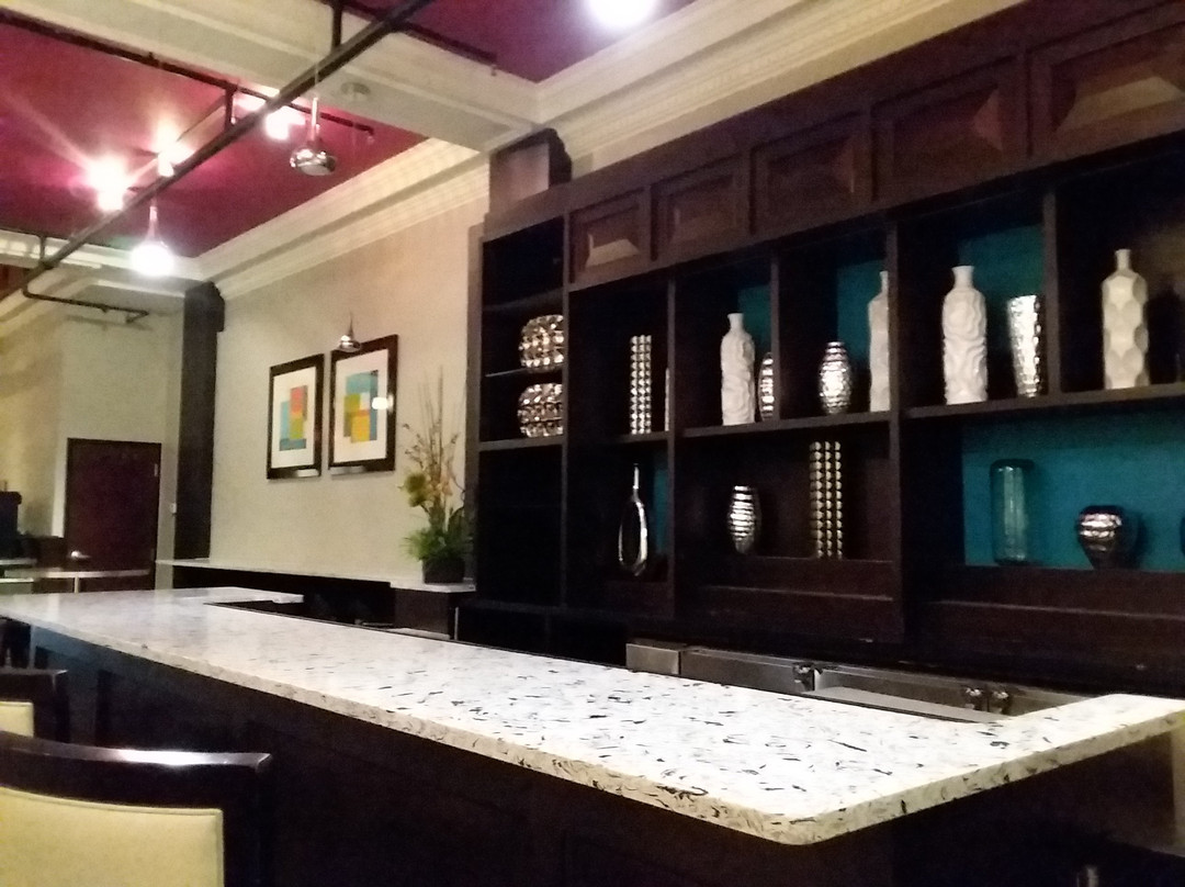 The Parker Inn & Suites主图