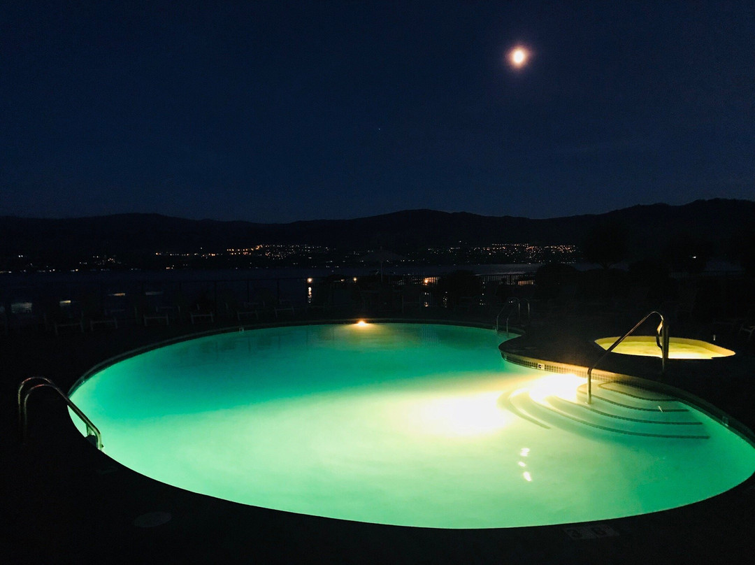 Casa Loma Lakeshore Resort主图