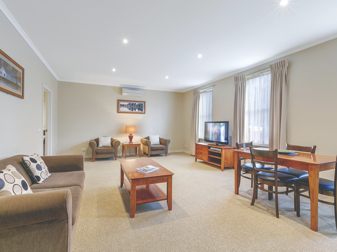 最佳西方湖酒店主图