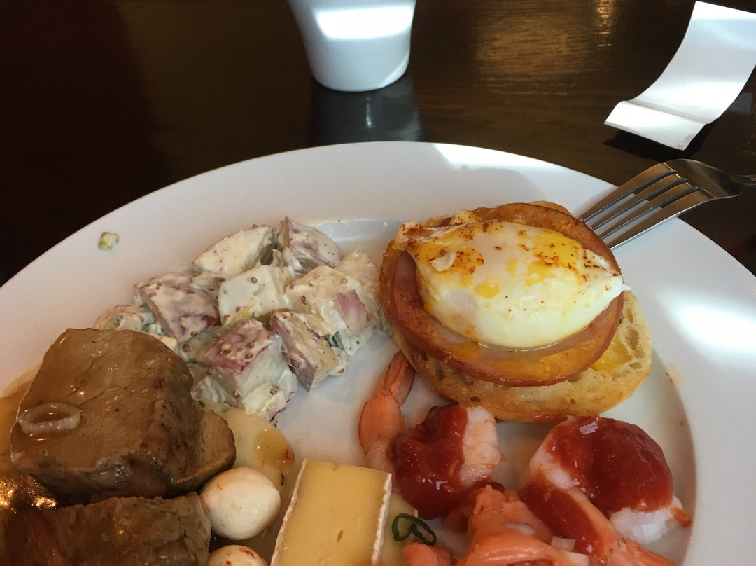 Divya Sutra Plaza and Conference Centre Calgary Airport主图