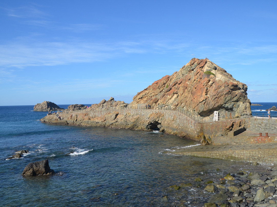 Playa del Roque de las Bodegas景点图片