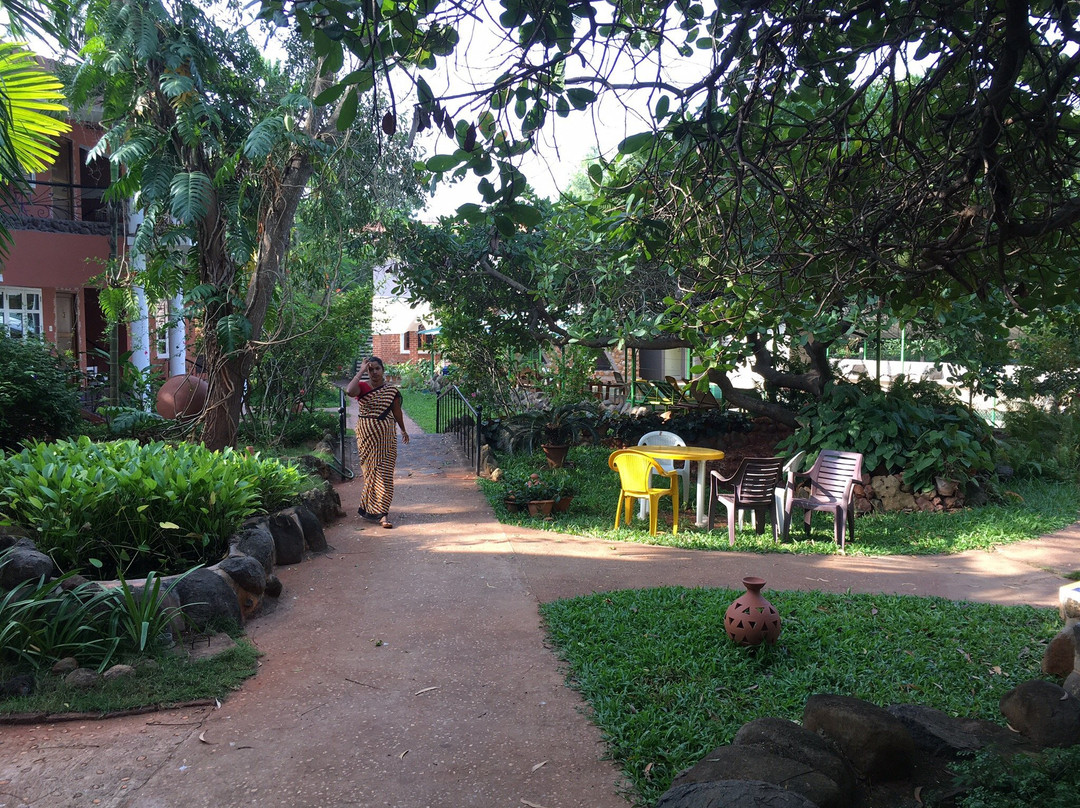 Inn Pondiville Forest Retreat主图