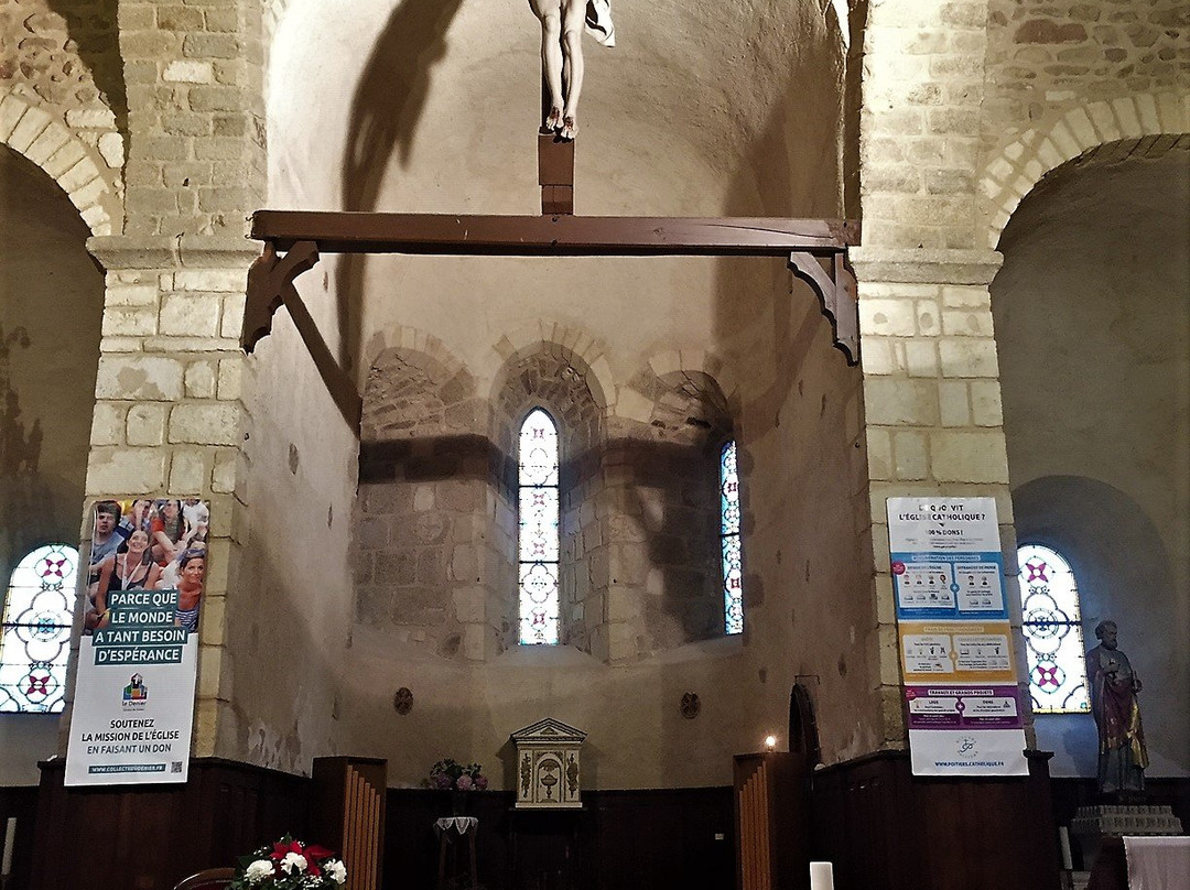 Eglise Saint-Pierre-Chatillon-sur-Thouet必去景点