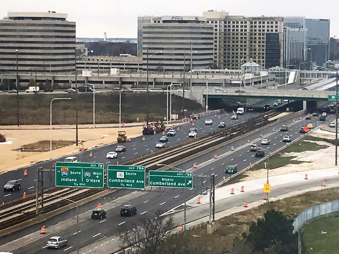 芝加哥奥黑尔万豪春丘酒店主图