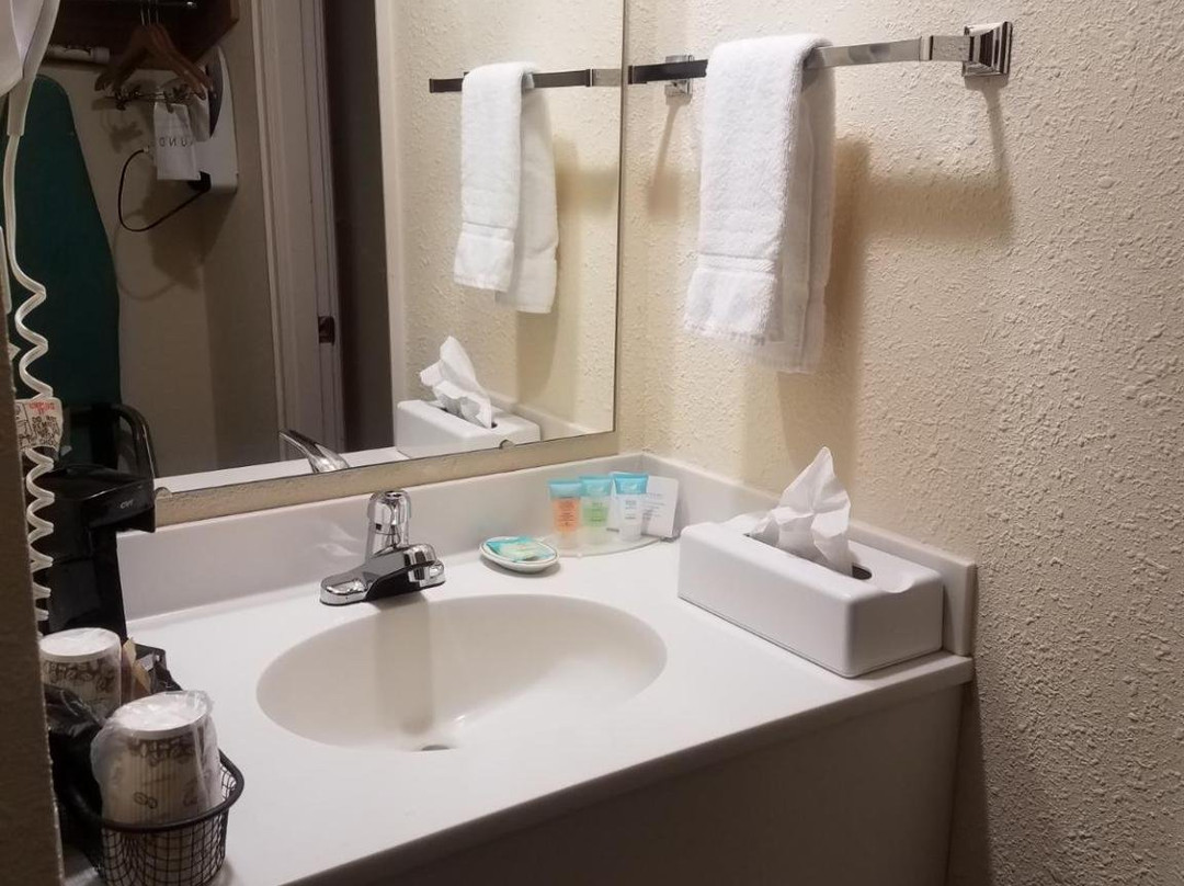 FairBridge Hotel & Conference Center Yakima主图