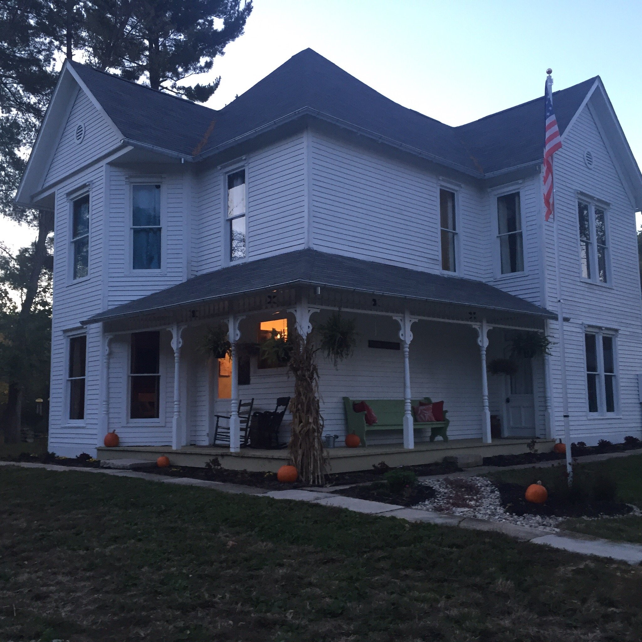 The Beaumont House-官方
