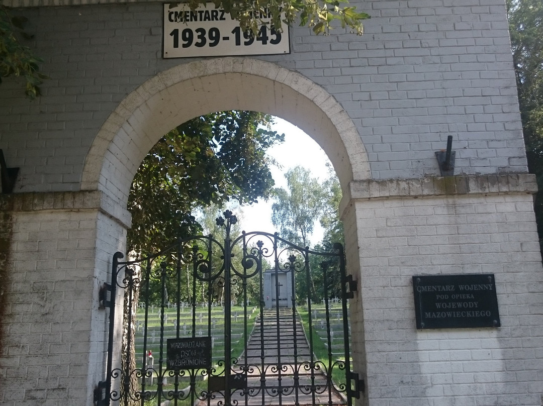 WWII cemetery in Laski-Izabelin必去景点
