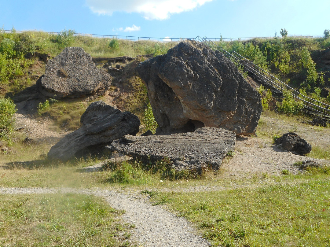 Utena旅游景点-Konglomerato Uola (Atodanga) Conglomerate Rock