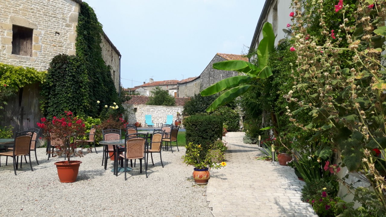 Hotel Du Donjon-官方