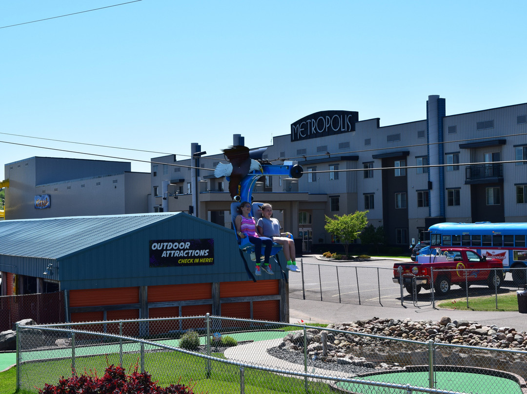 Action City Fun Center and Trampoline Park景点图片