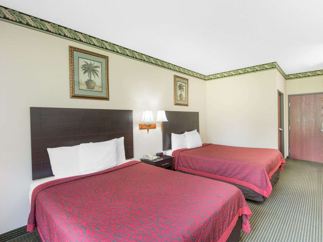 Days Inn by Wyndham Sullivan主图