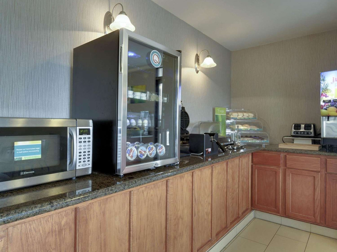 Quality Inn & Suites主图