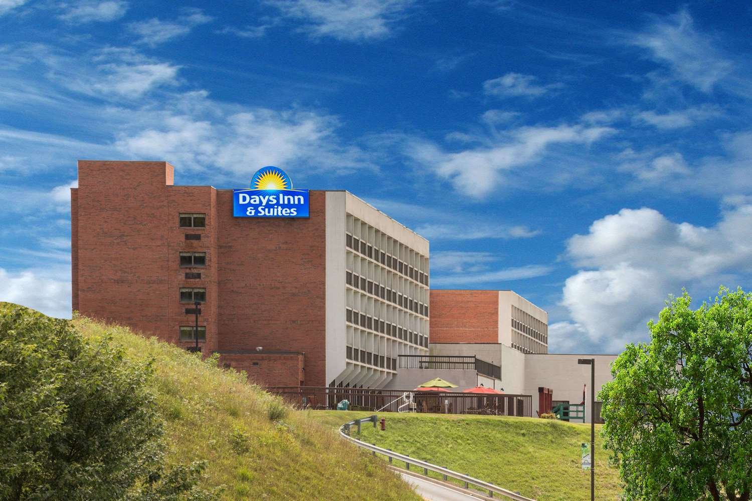 Days Inn & Suites by Wyndham Sutton Flatwoods-官方