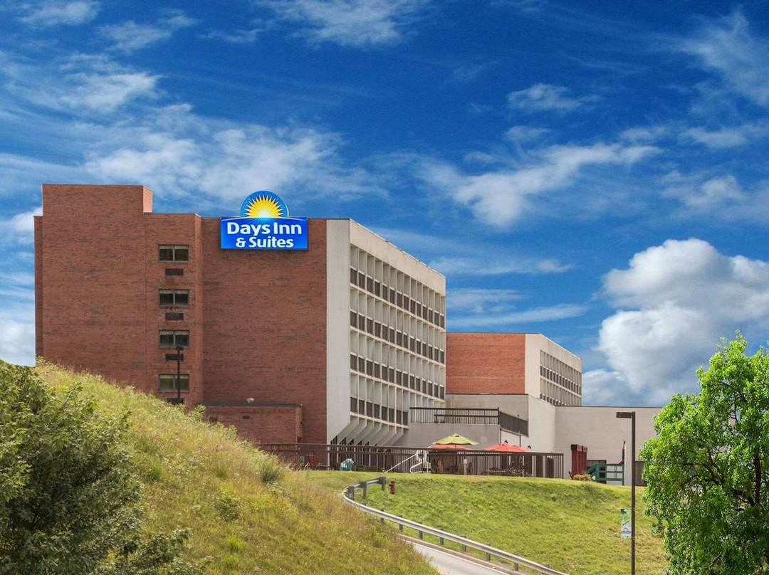 Days Inn & Suites by Wyndham Sutton Flatwoods主图