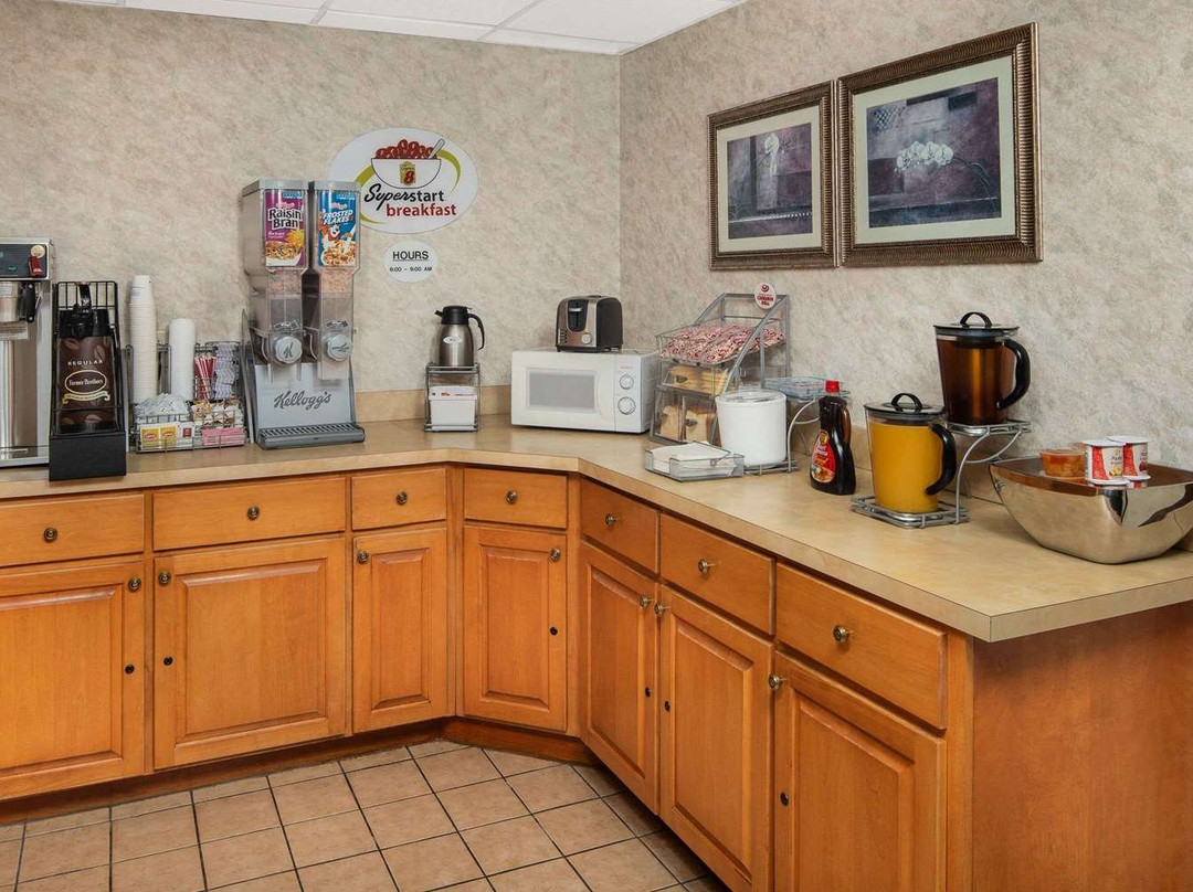 Super 8 by Wyndham Burlington NC主图