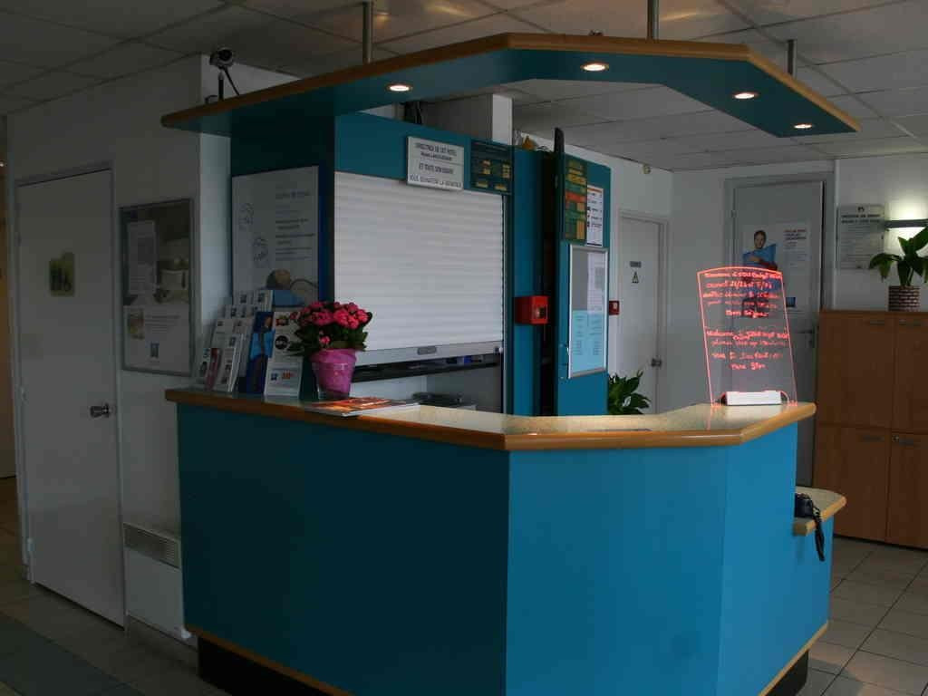 梯也尔宜必思快捷酒店主图