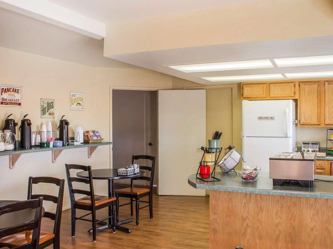 Rodeway Inn Silver Creek Inn主图