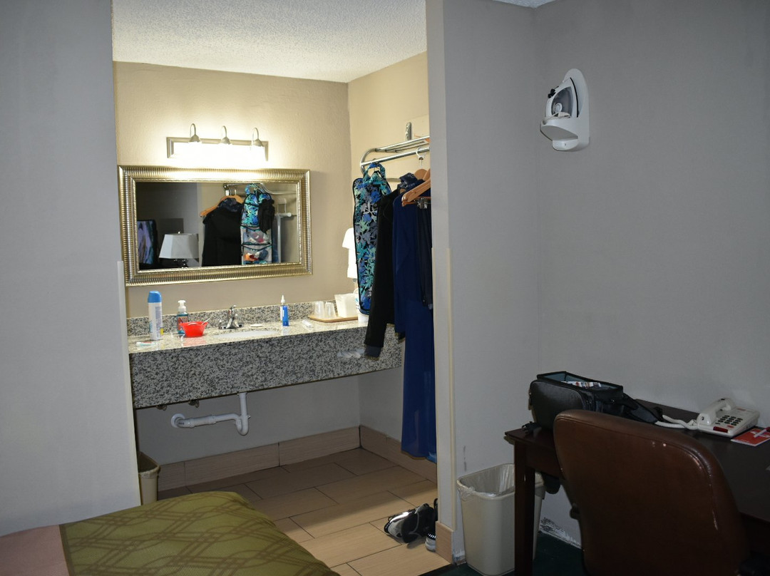 Madison Heights酒店住宿-Brentwood Inn and Suites