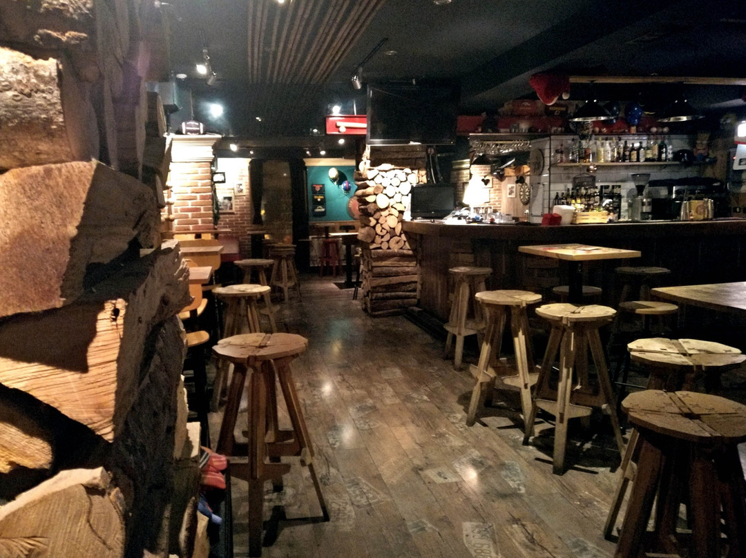 Duff Sports Bar-地拉那必去景点