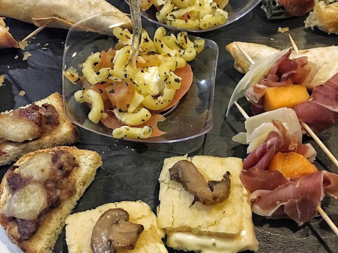 Santa Maria Apparente旅游景点-BAR Milan