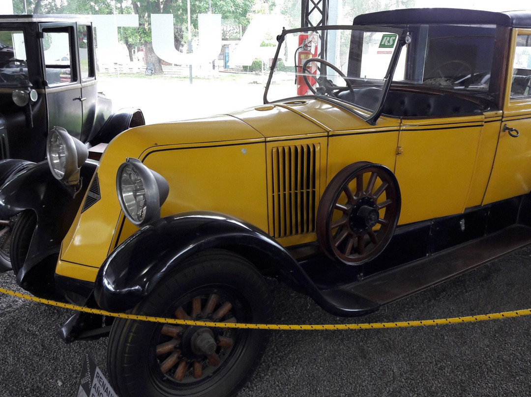 Museo del Automovil Manuel Iglesias景点图片