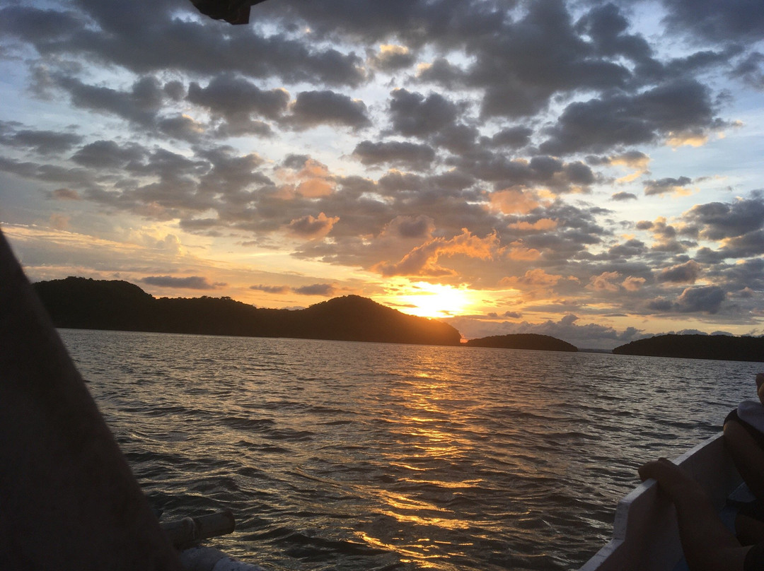 Island Tropic Hotel And Restaurant主图