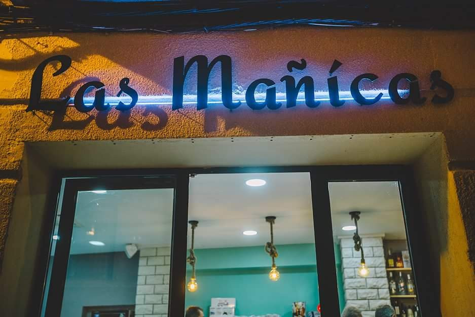 Las Mañicas