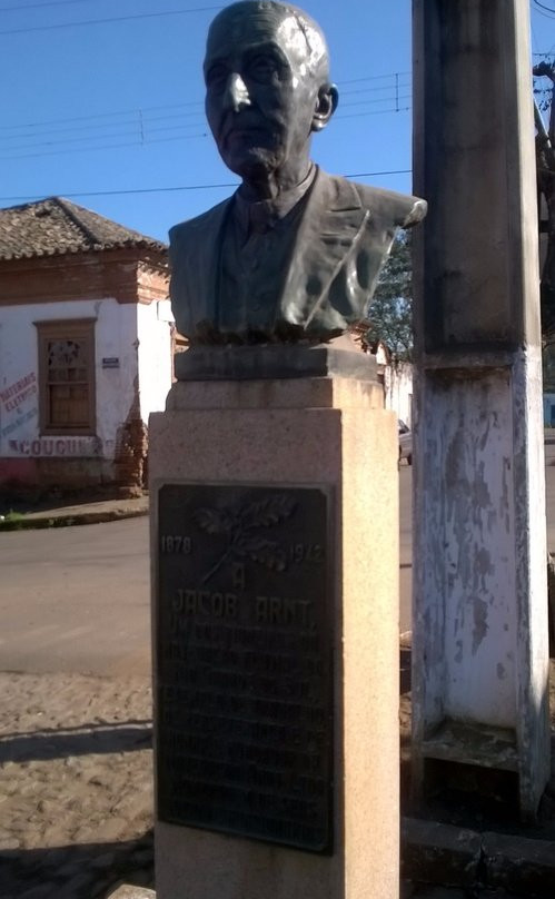 Butia旅游景点-Monumento Jacob Arnt