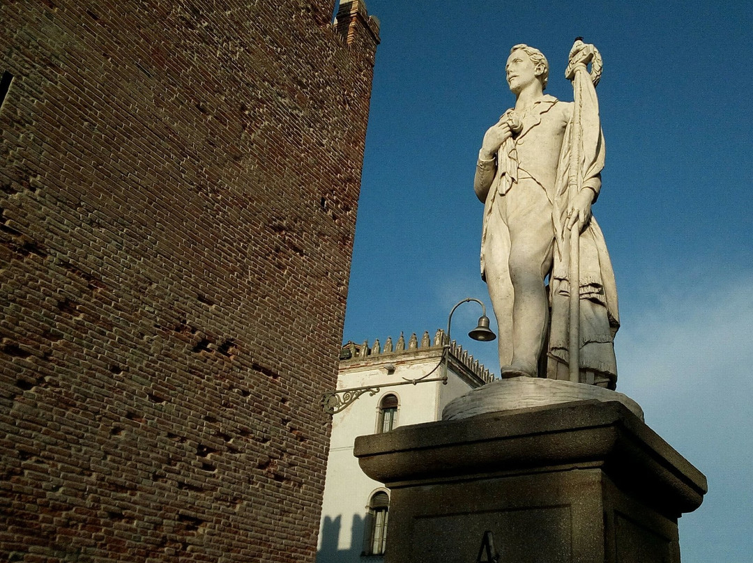 Monumento a Pietro Fortunato Calvi景点图片