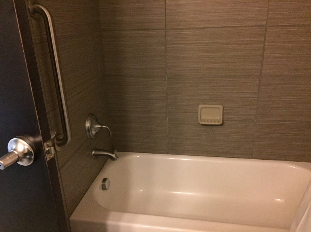 Holiday Inn Express & Suites Overland Park By IHG