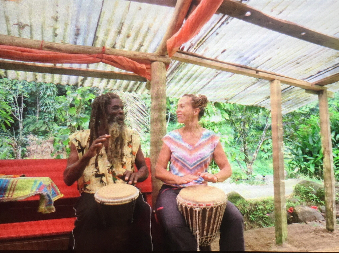 Moses James Dominica主图