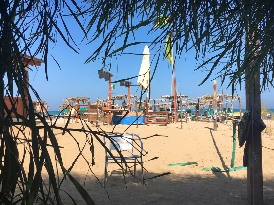 Macchia di Mauro-Pilone旅游景点-Ultima Spiaggia beach