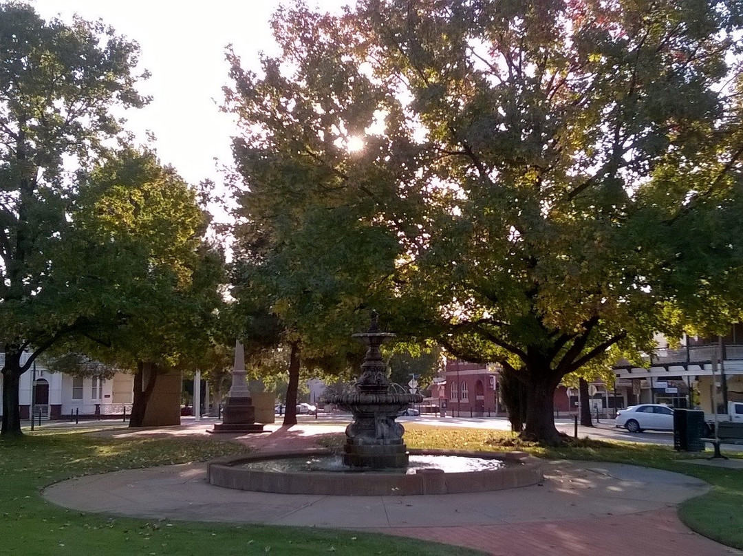 The Royal Doulton Hankinson Memorial Fountain景点图片
