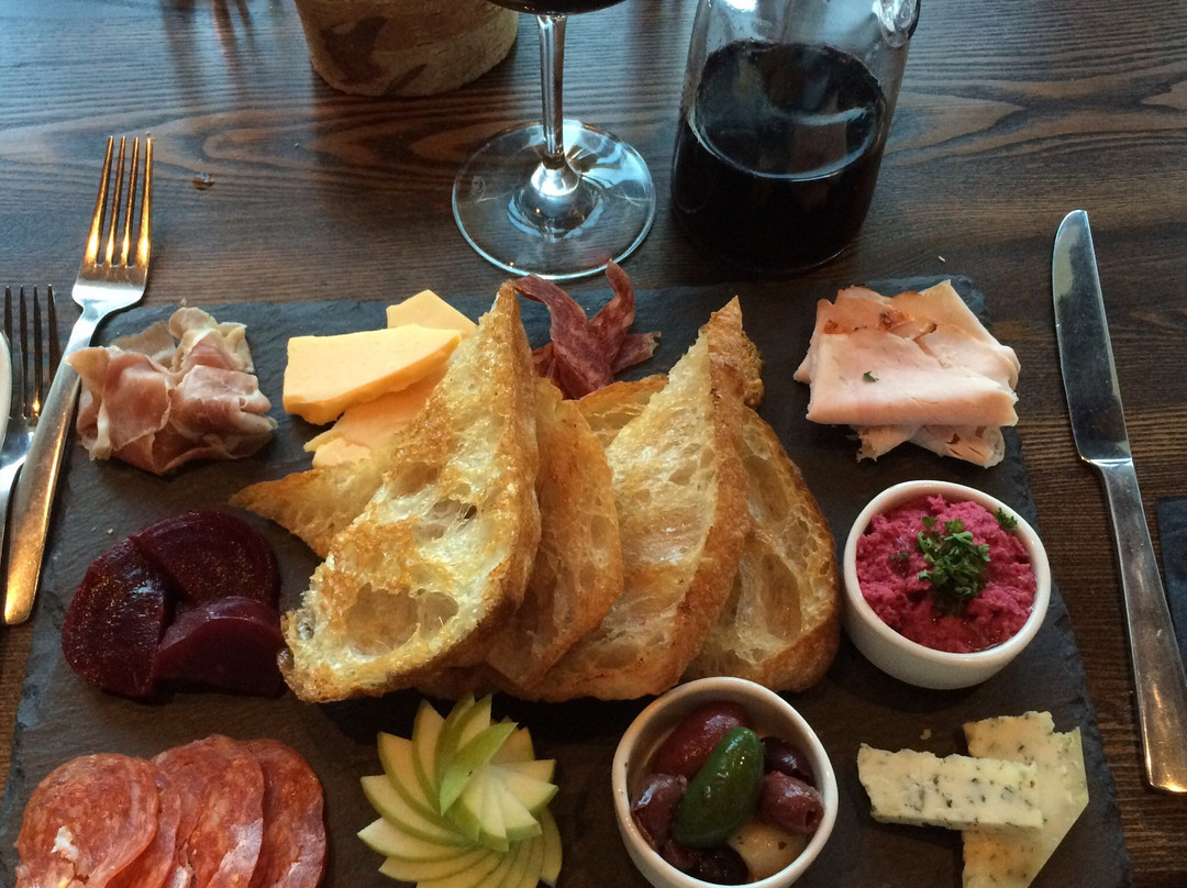 Dorion餐馆和美食-Bight Restaurant + Bar