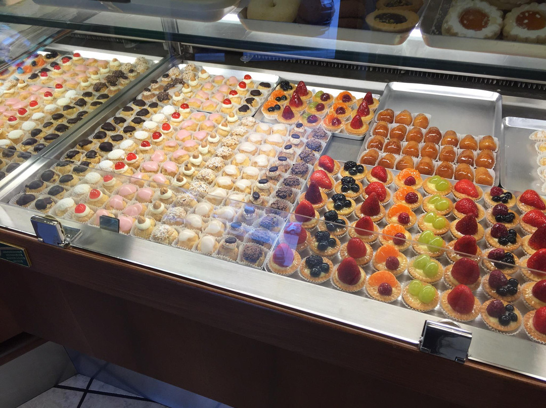 Revigliasco d'Asti餐馆和美食-BERLINGHIERI Pasticceria Gelateria