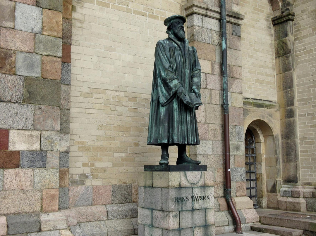Statue Hans Tausen景点图片