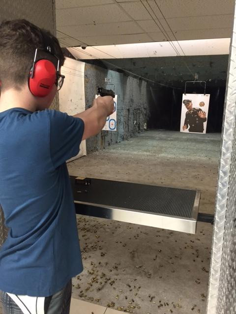 Kiffney's Firearms and Indoor Range-拉哥岛必去景点