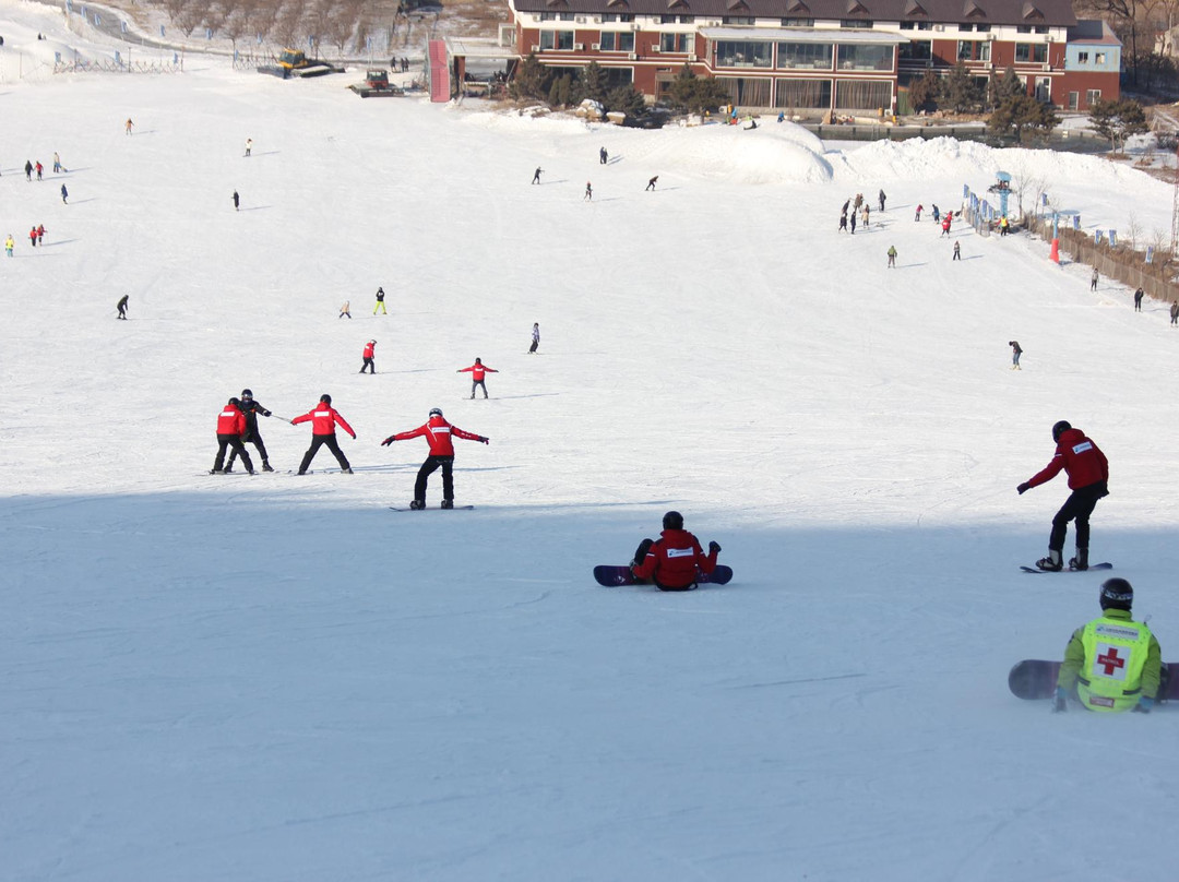 弓长岭滑雪场-辽阳市必去景点