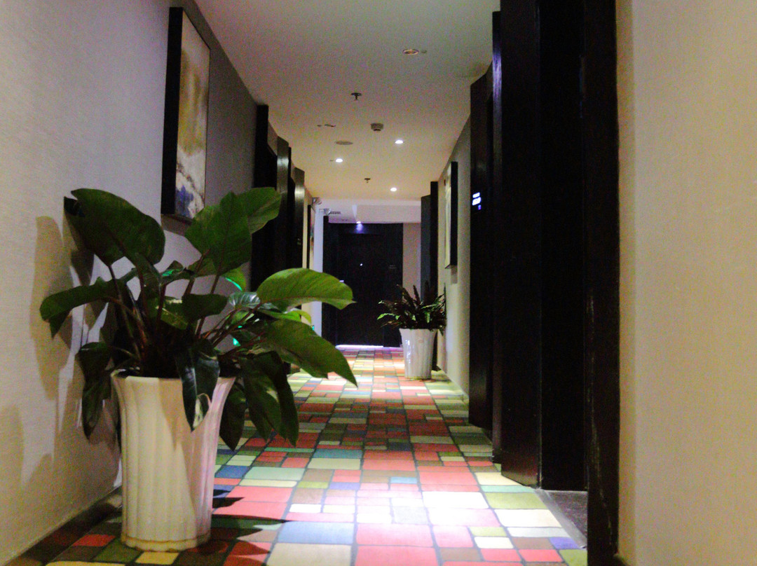 摩登时代酒店（汉中高铁站前进路夜市店）主图