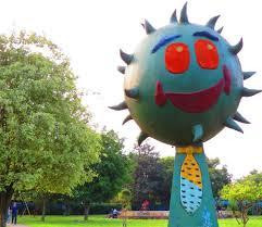 Praça Mamonas Assassinas-瓜鲁柳斯必去景点